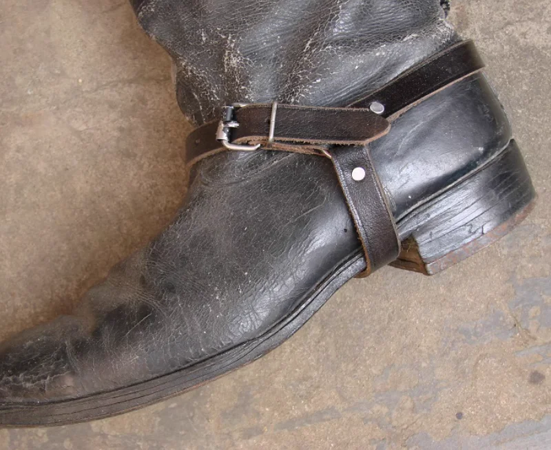 الأحذية الألمانية مع الأشرطة جلد البقر