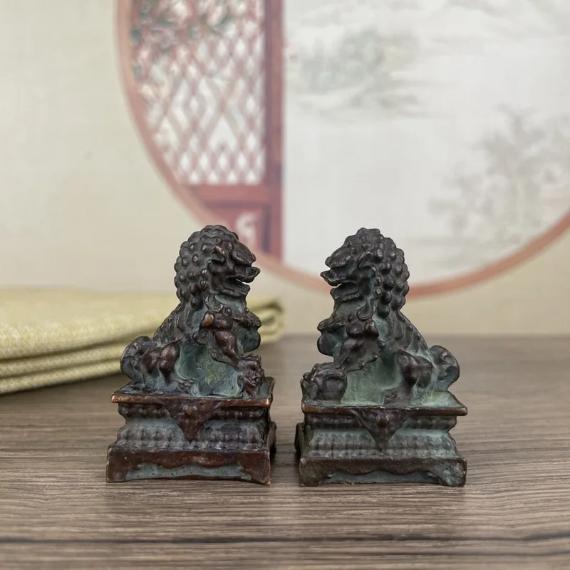 Antique-style lion pair for palace gates, home and office desktop decorations
