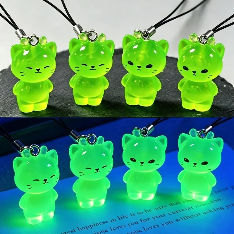 Luminous Mini Alien Cat Keychain Glow in The Dark Creative Phone Strap Backpack Charm Hanging Pendant Decor Gift Keyring
