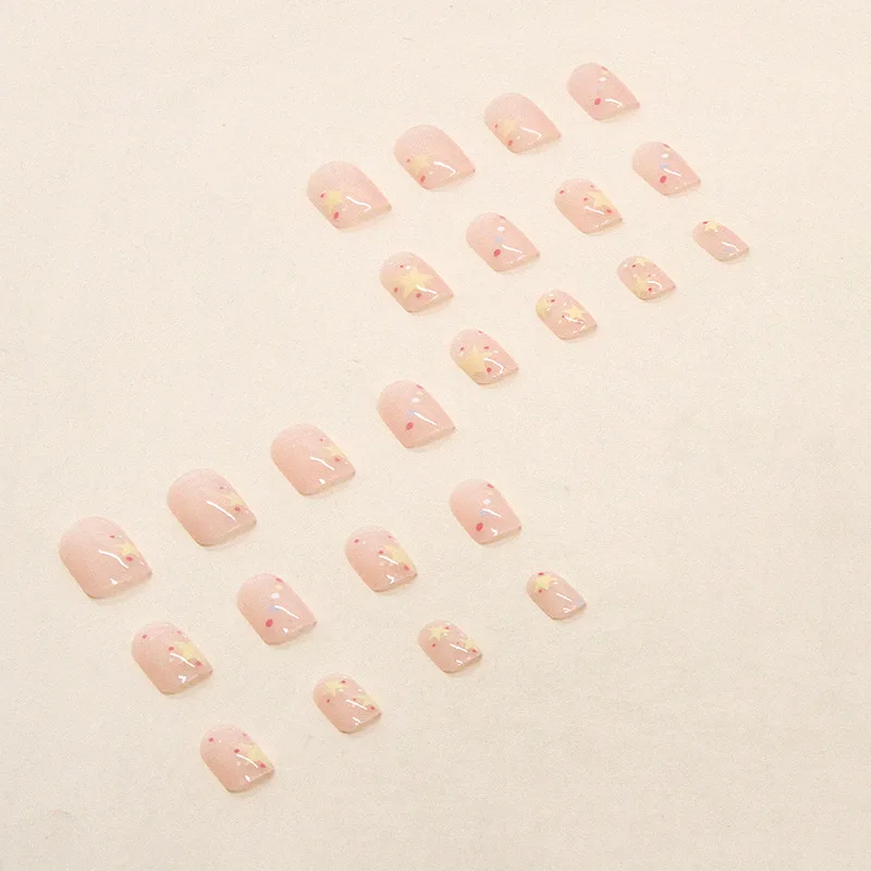 24 szt. Krótkie, proste paznokcie francuskie w kształcie gwiazdek z 1 żelą i 1 pilnikiem do paznokci