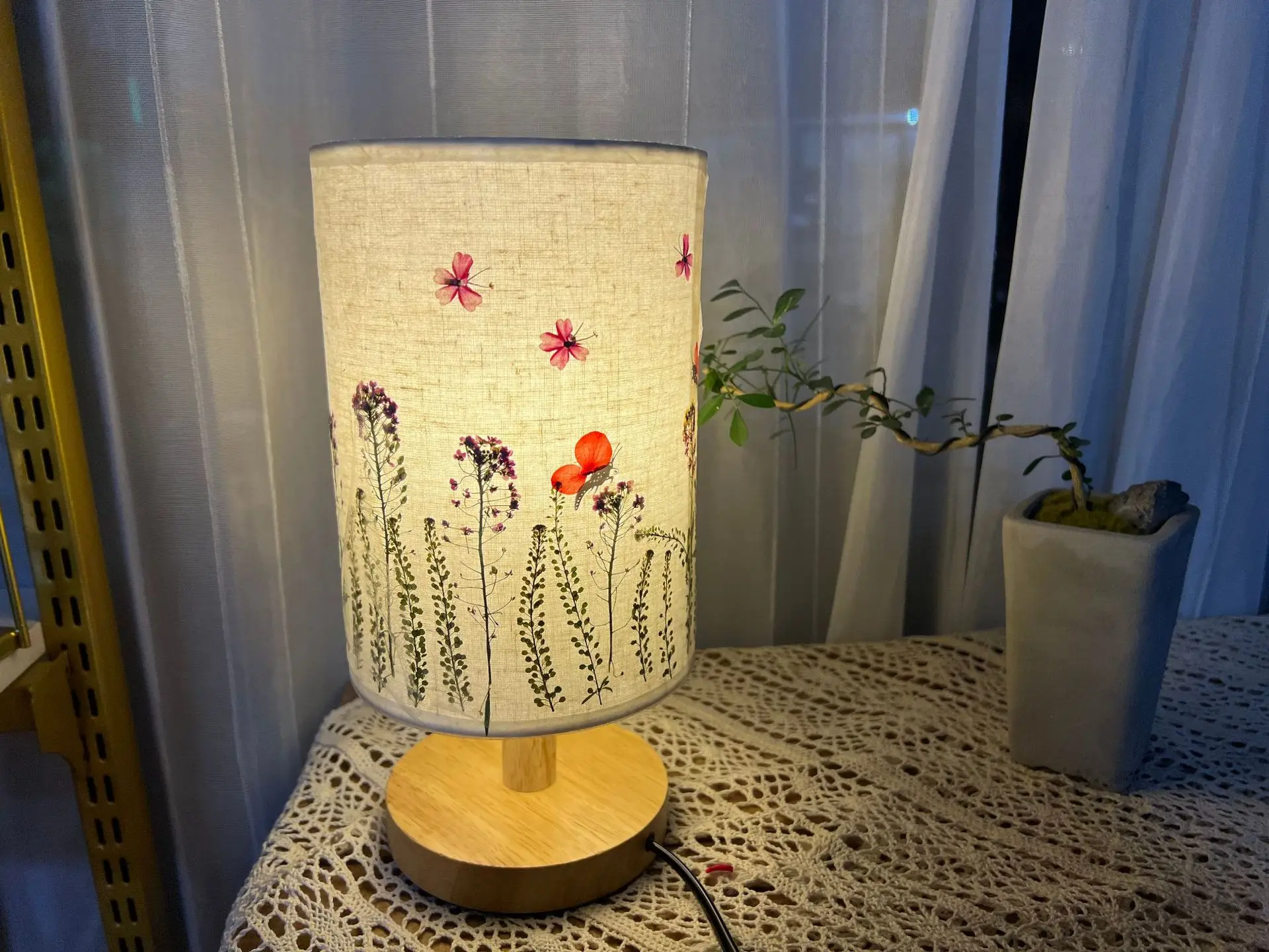 Geprägte Tisch lampe Blumenladen handgemachte Salon Gemeinschaft Aktivität Kinder DIY Trocken blume Tisch lampe