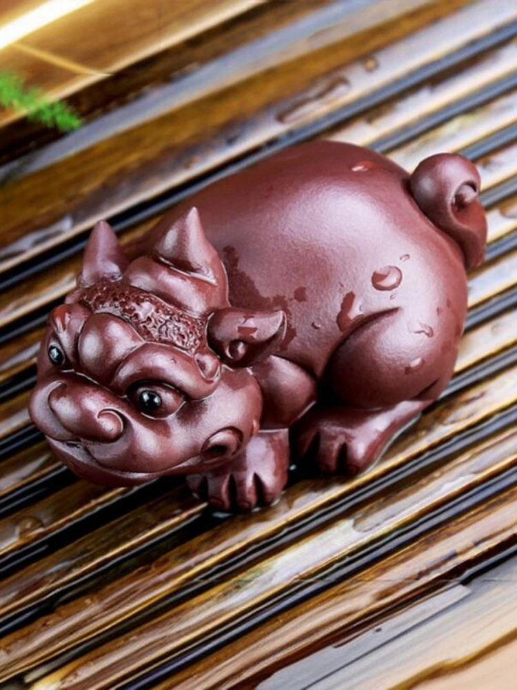 **Purple Sand Tea Pets Hand-made Magic Tea Playing With Golden Toad Sculpture Kung Fu Tea Set Ornaments Can Be Raised.