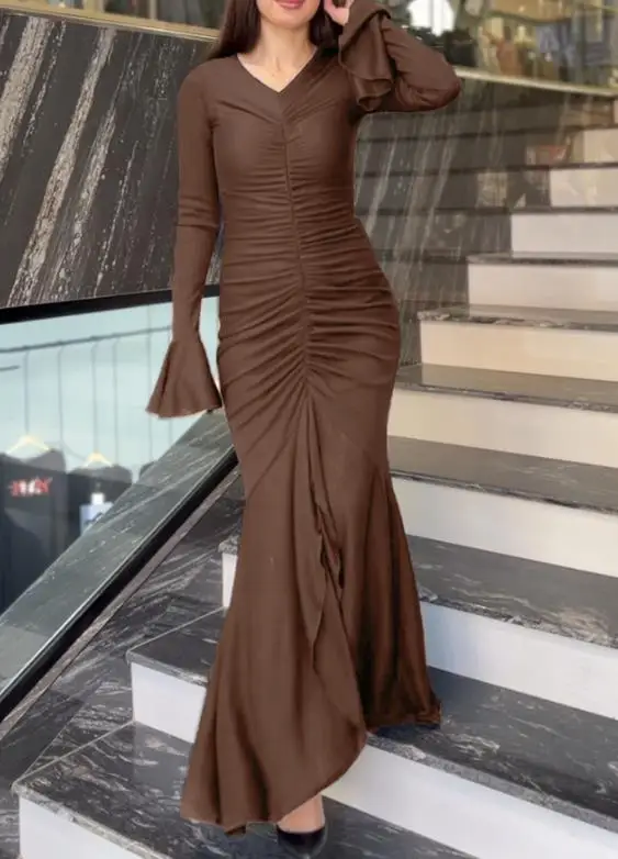 

Women's Dress 2025 Autumn and Winter Elegant High-End Hip Hugging Long Skirt Temperament Commuting Retro Elegant Dress