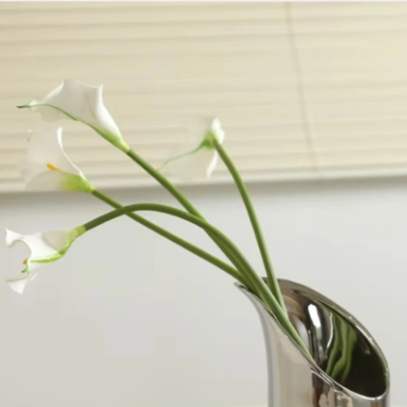 Shining Silver Ceramic Vase Inclined Streamlined Vase Modern Luxurious Home Decoration Center Decoration for The Livingroomshelf