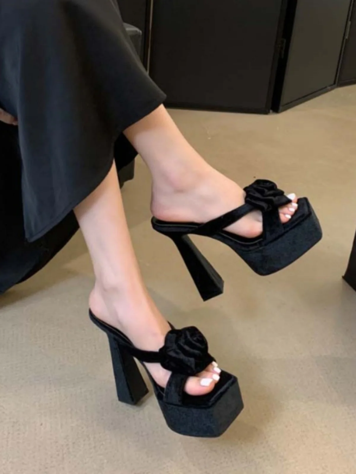 High Heels Thi Heel… - image