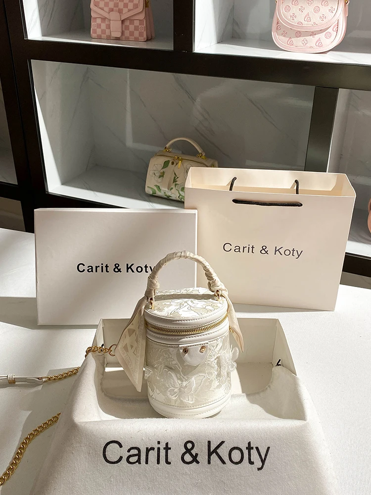 

Popular and Luxury Round Handbag with Embroidery Butterfly and Scarves Women's Fashion and Versatile Crossbody Bag for Dating