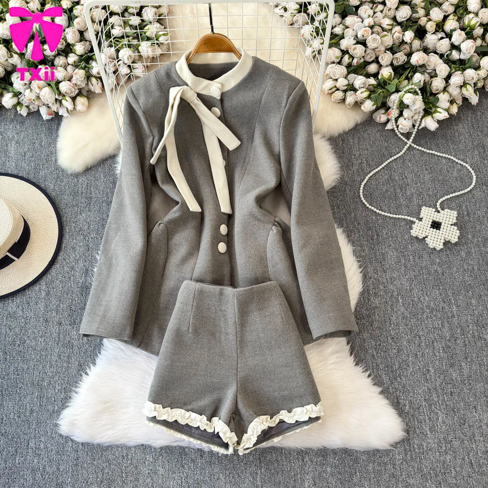 Rich heiress two-piece women's winter contrasting bow warm woolen coat slim fit and slimming, black fungus edge shorts