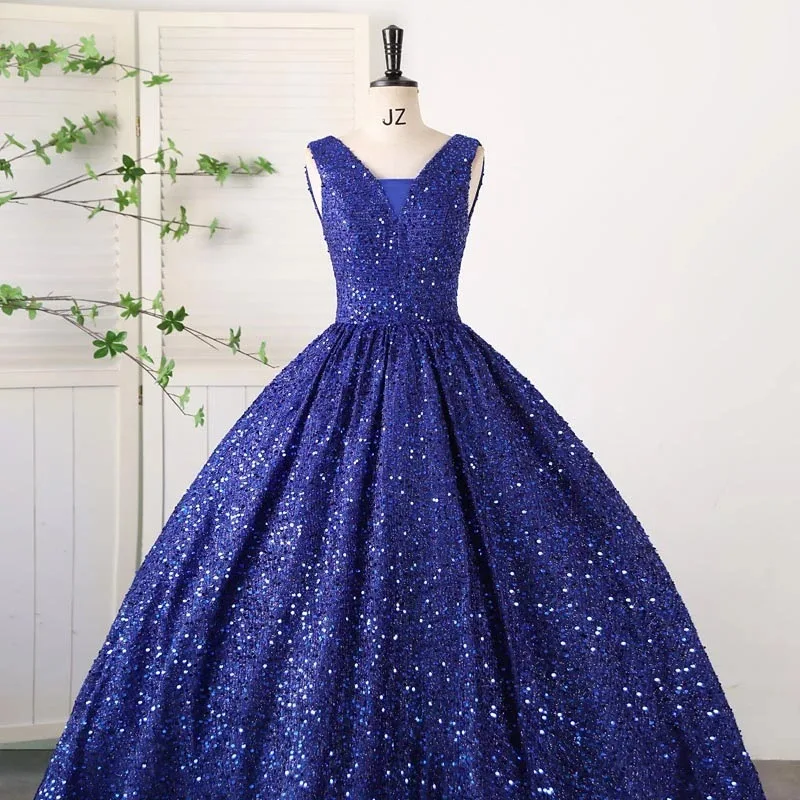 Elegancka suknia wieczorowa zapinana na zamek, o wyrafinowanym wyglądzie, nowy strój na pojedyncze występy z 2025 roku, niebieska suknia na egzamin artystyczny, wielka okazja.