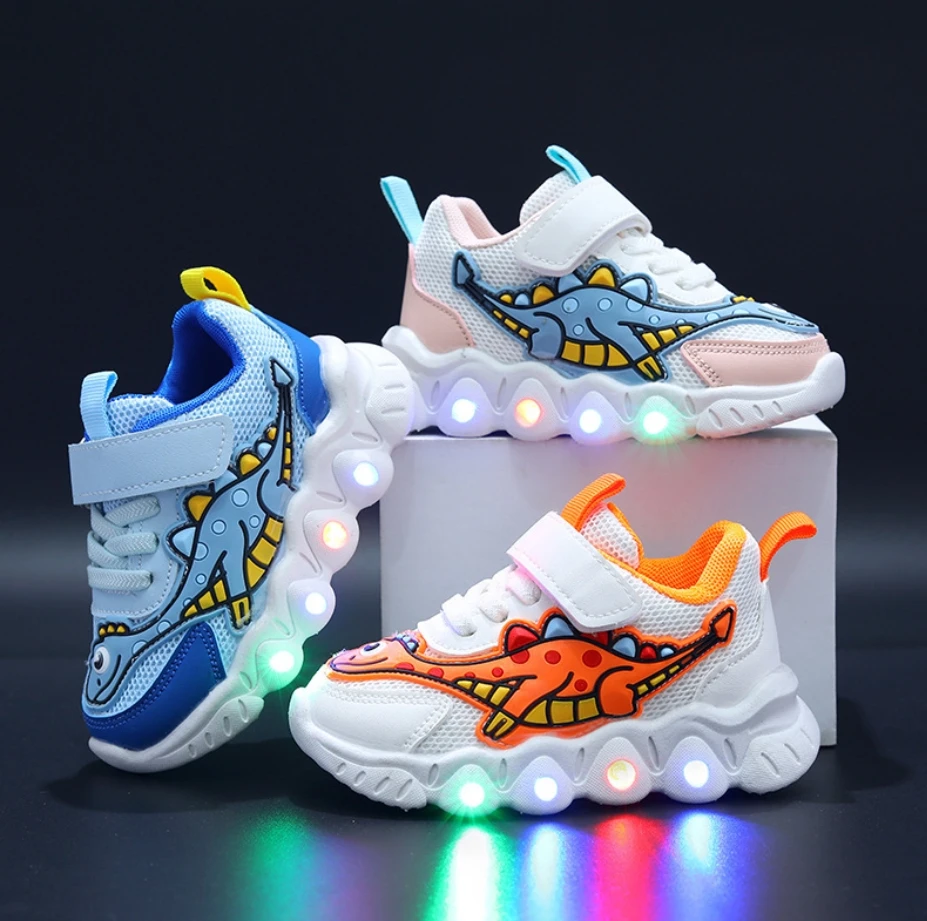 2024 neuen Stil Flash Dinosaurier Cartoon Kinderschuhe LED Lichter Turnschuhe für Mädchen Kinder Mode Schuhe