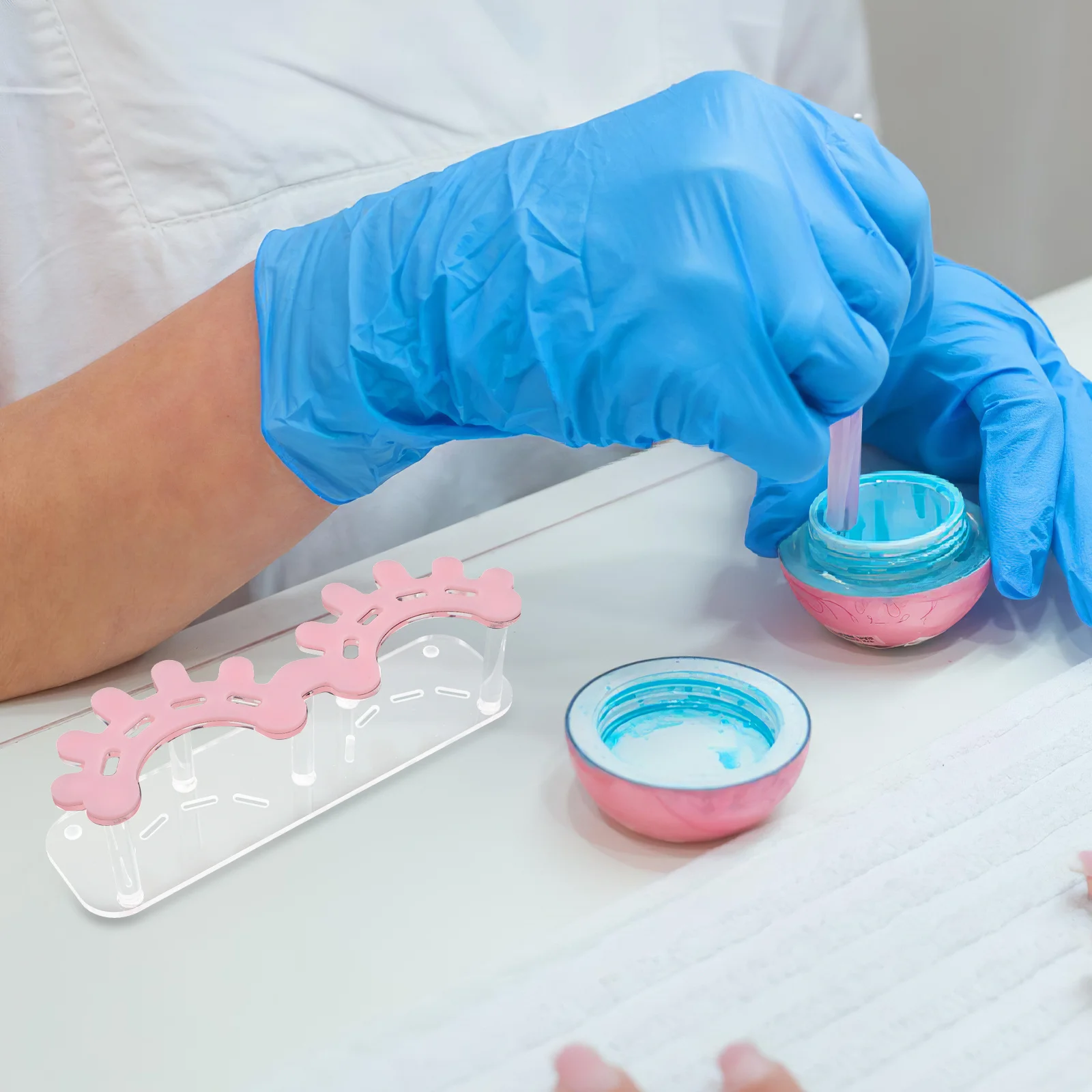 Supporto per pinzette per ciglia in acrilico Organizzatore per ciglia a 8 slot Supporto per strumenti per estensione ciglia Supporto da tavolo per salone Organizzatore di strumenti per salone