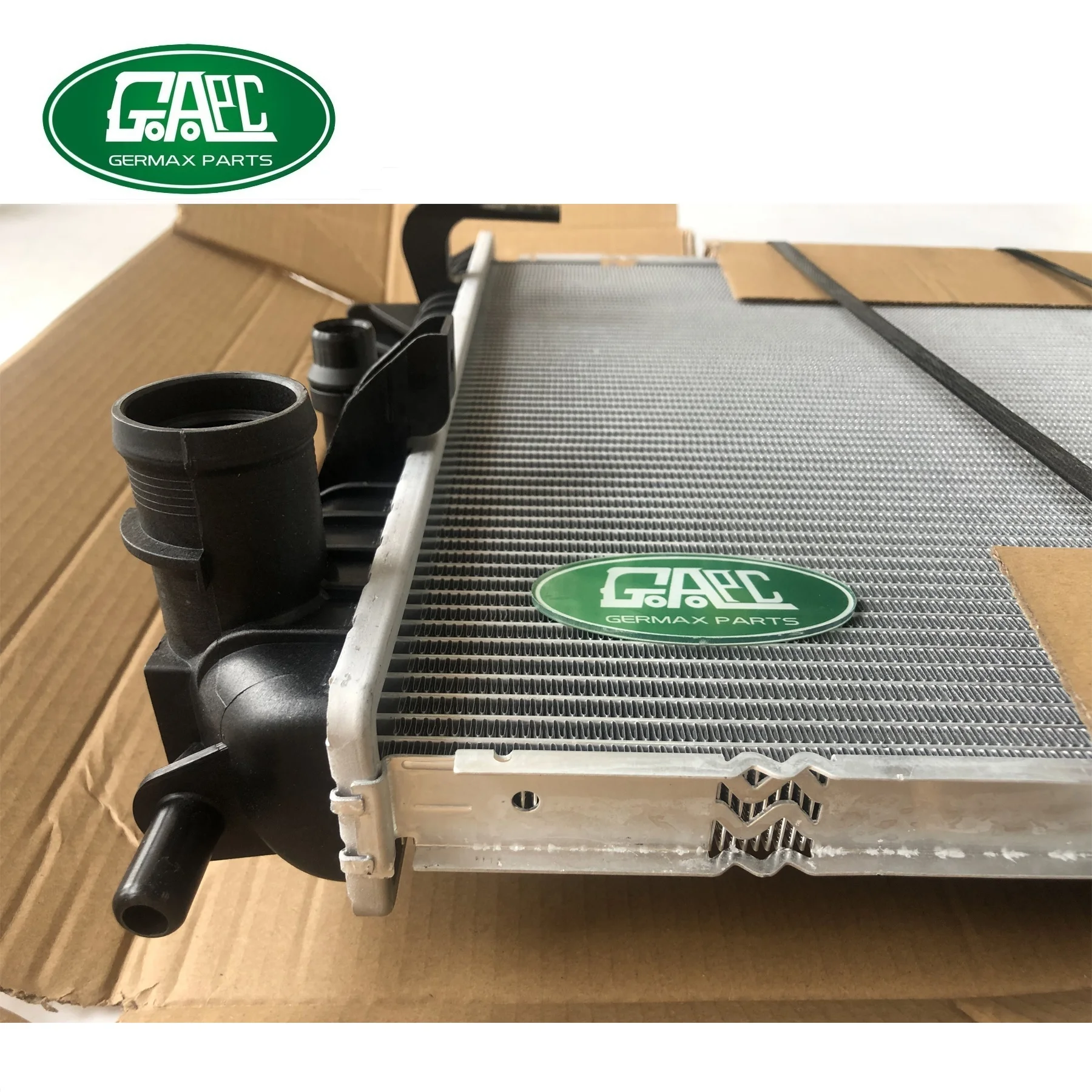 5.0 5.0L Petrol C2Z10786 C2D26542 Car Radiator For  XF 2009-2015 XJ 2010- GJ0588 Germax Cooling System Parts