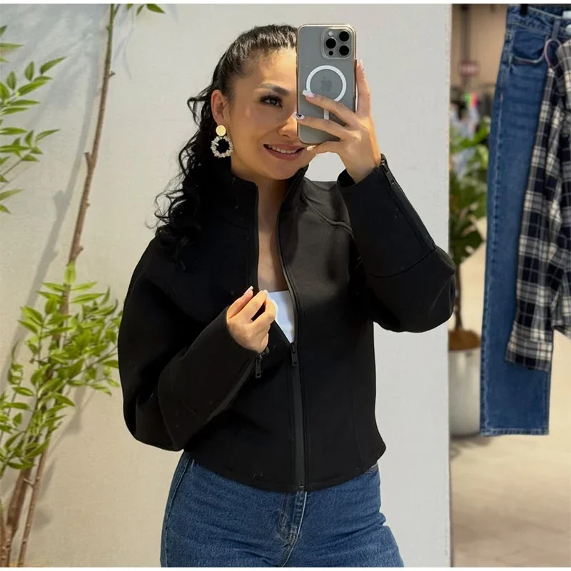 Schwarze Damen-Crop-Jacke mit Stehkragen, durchgehendem Reißverschluss, verstellbaren Manschetten und Reißverschluss, einfarbiger Mantel, 2026, lässig, für den Alltag, Herbst, Streetwear – Detail 19