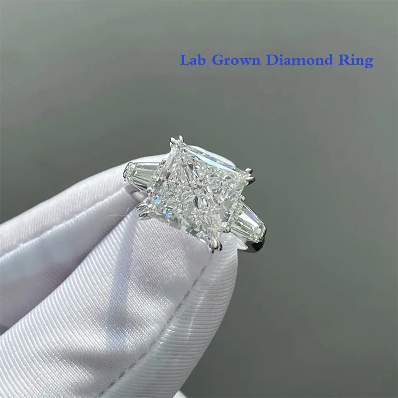 5CT EF VS-VVS Pear Cut IGI & 0.6ctw Tapered Baguette CVD HPHT Lab Grown Diamond Three Stones Diamond Ring Platinum 950 For Lady