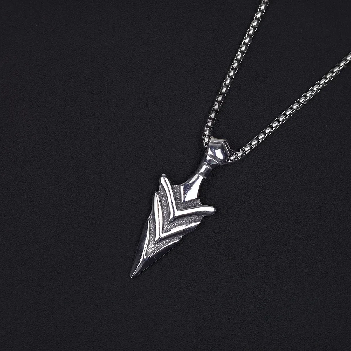 Personalized Domineering Triangle Spearhead Men's Couple Alloy Retro Hip-hop Arrow Necklace Pendant Jewelry