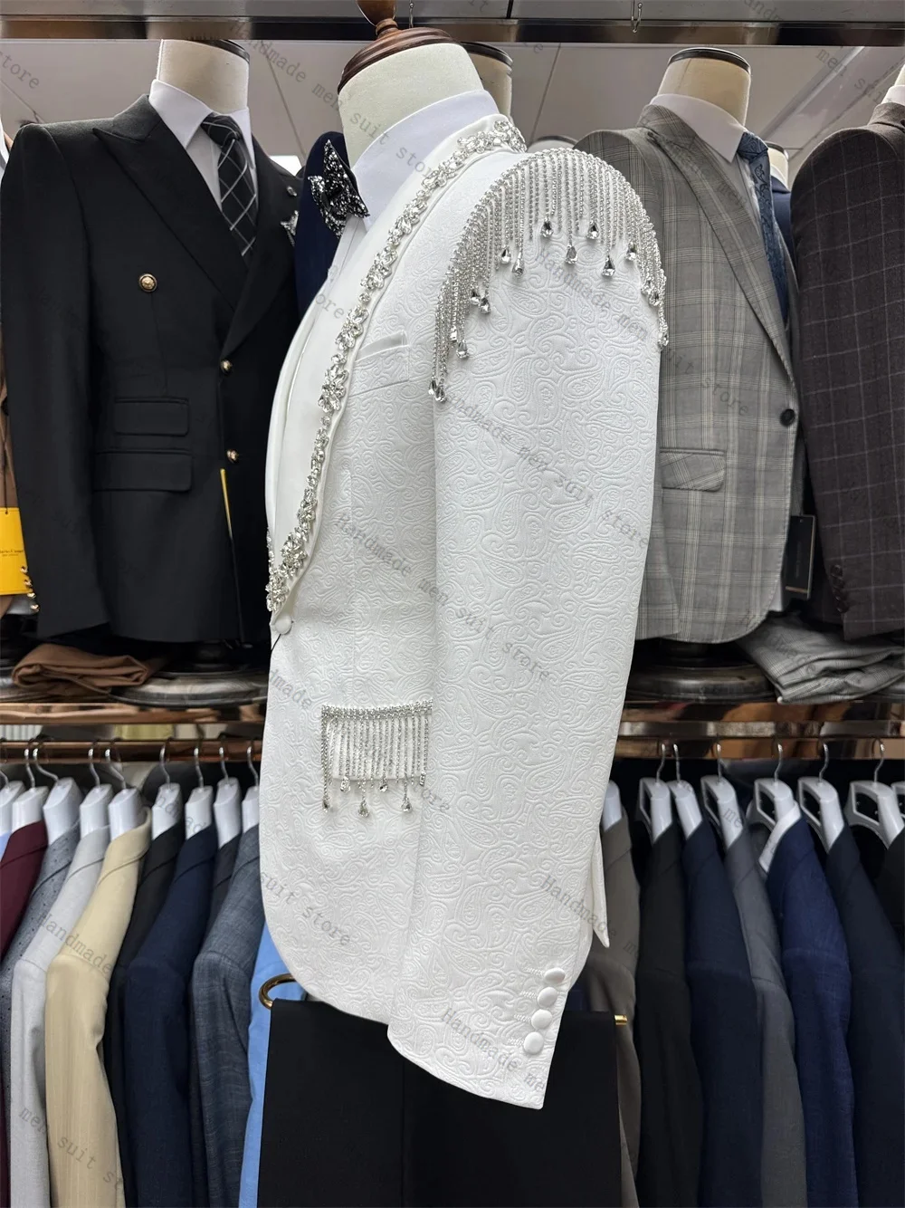 Jacquard-Herrenanzüge, 2-teilig, weißer Blazer + schwarze Hose, Kristalle, luxuriöser Hochzeits-Smokingmantel, maßgeschneiderte formelle Büro-Jackenhose