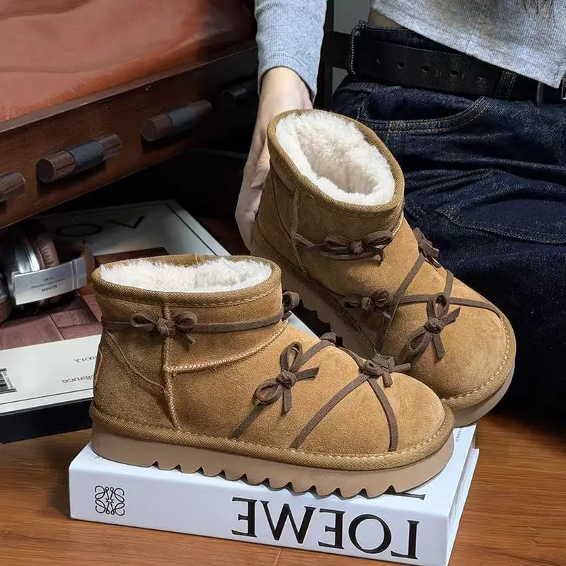 

Handcrafted thick-soled fur snow boots, large-sized comfortable thickened women's cotton shoes 35-40