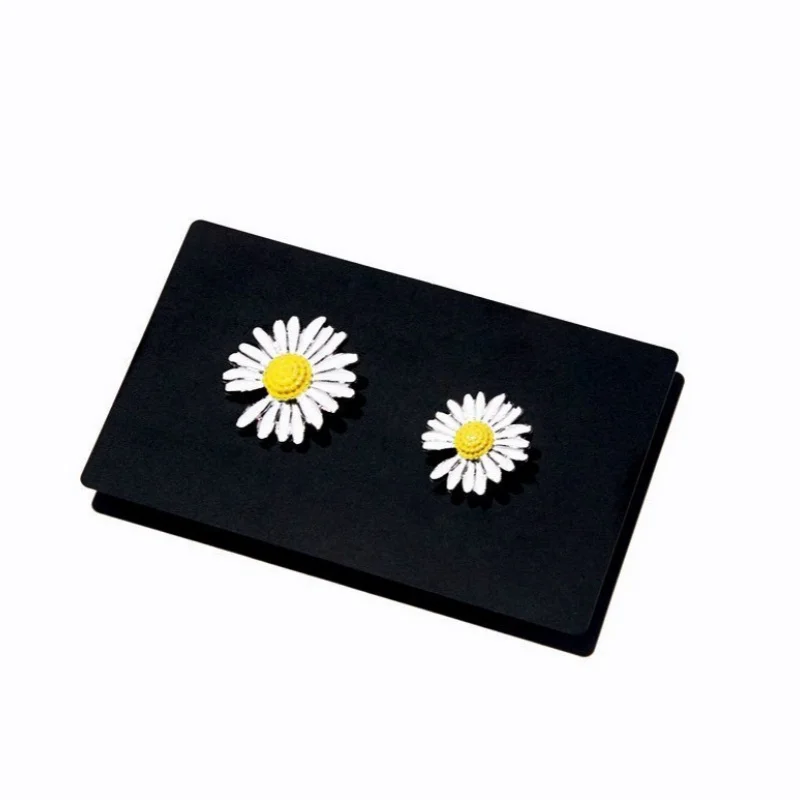 Kpop Hot Idol G-DRAGON Same Style Daisy Brooch Korean Trendy Accessories GD Original Flower Daisy Pin