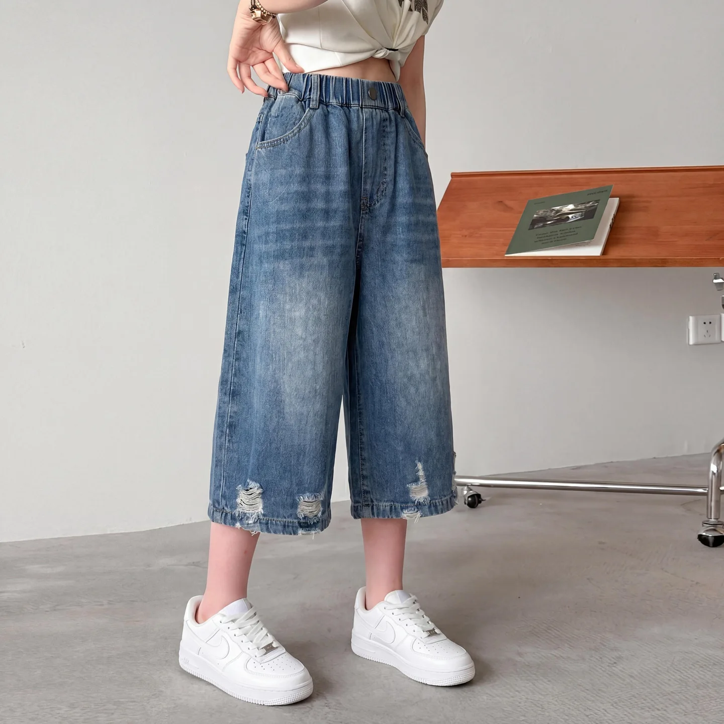 Teens Children's Summer Ripped Denim Shorts for Girls Fashion Casual Knee Length Retro Jeans Kids Short Pants with Holes Capris