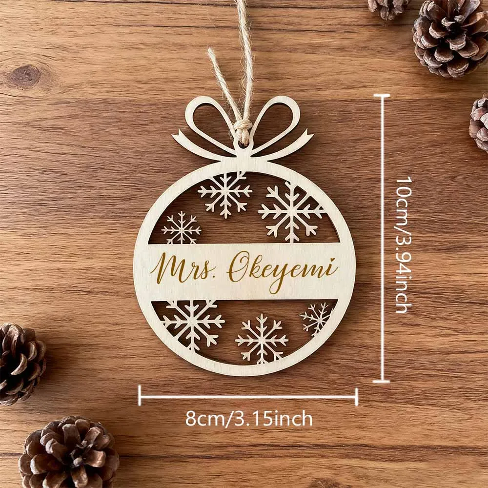 مجموعة مكونة من 5 قطع من زينة عيد الميلاد الشخصية مع الأسماء، وعلامات هدايا عيد الميلاد، وزخارف عيد الميلاد الخشبية، ومعلقات شجرة عيد الميلاد
