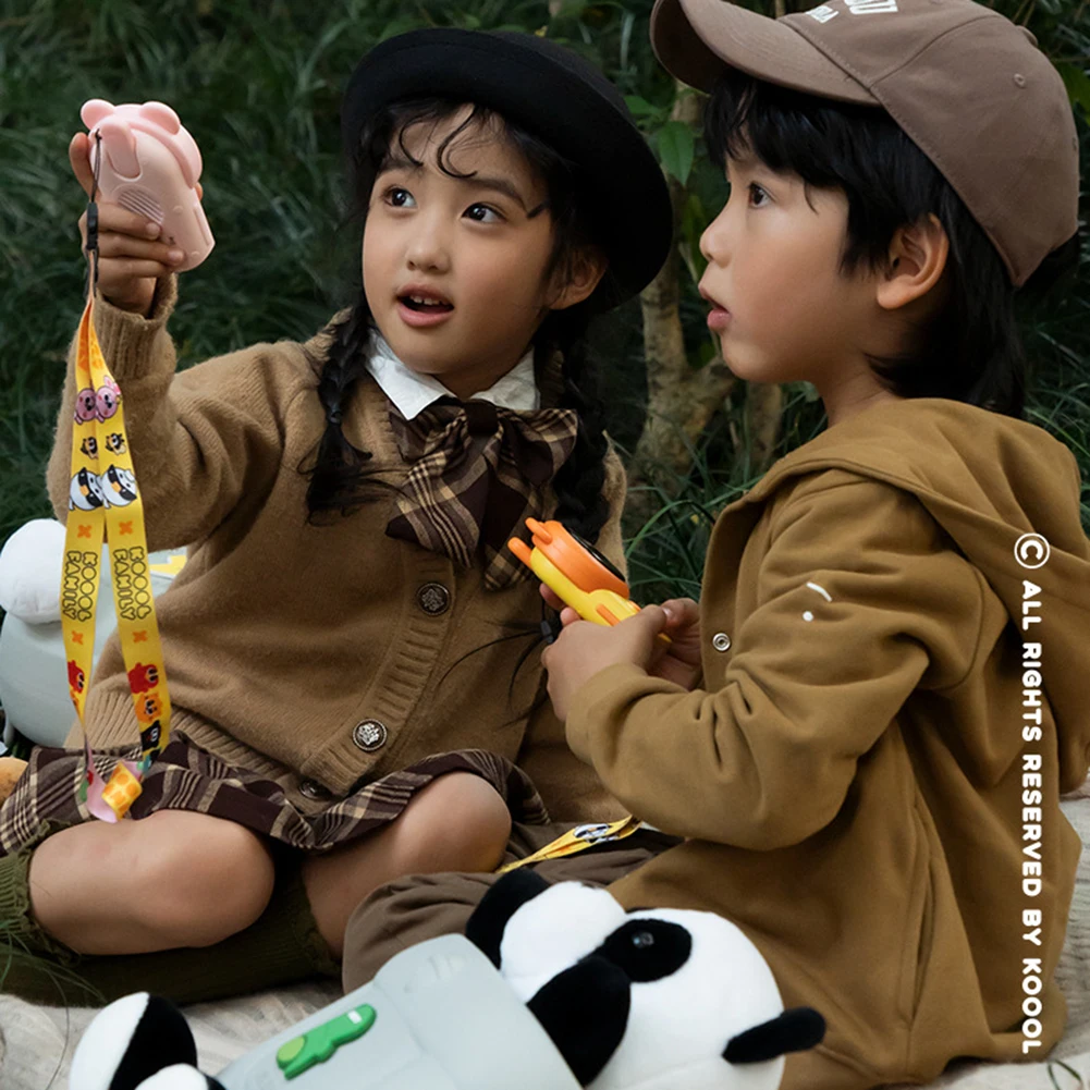 ﻿   KM Walkie Talkie per bambini Walkie Talkie da esterno per bambini di età 6-12,3KM Regalo di compleanno giocattolo ricaricabile certificato CE/FCC a lungo raggio