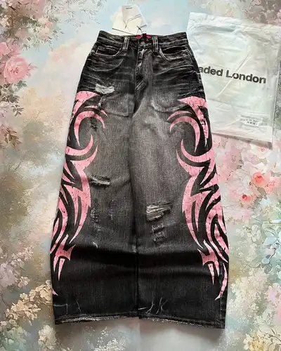 Imagen 2 del producto 2025 Nuevo diseño estampado rosa suelto Jeans para hombres y mujeres Moda Retro Hip Hop Pop Casual Pantalones de pierna ancha