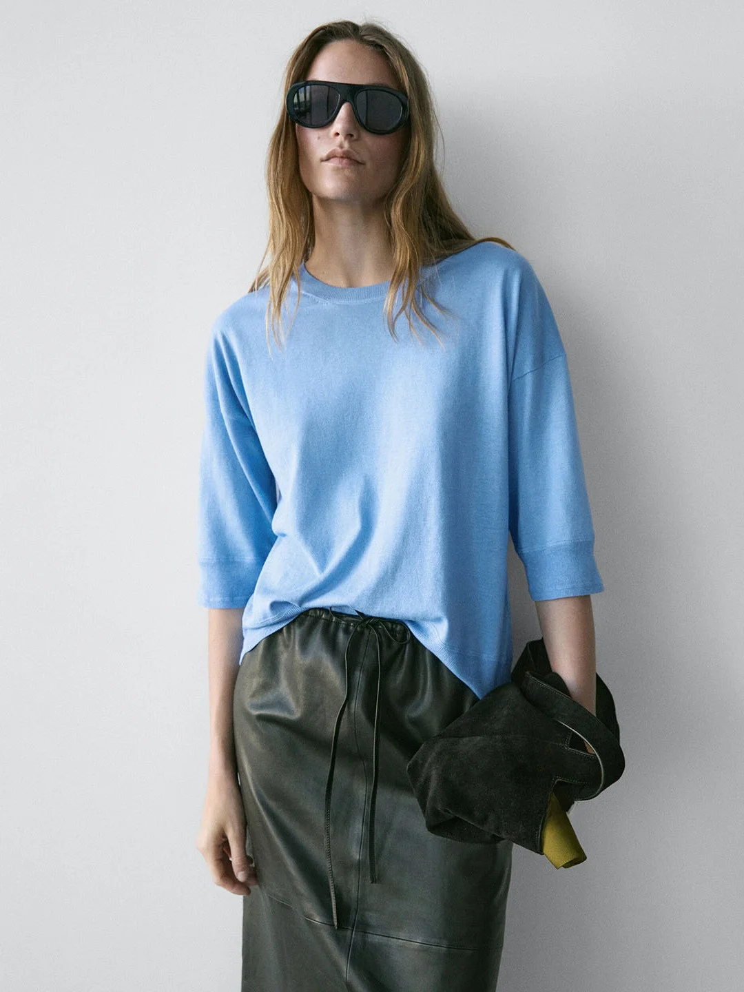 

Новая весенняя женская повседневная синяя трикотажная кофта с круглым вырезом и рукавом три четверти, удобная, свободного кроя, легко носить, модный стиль