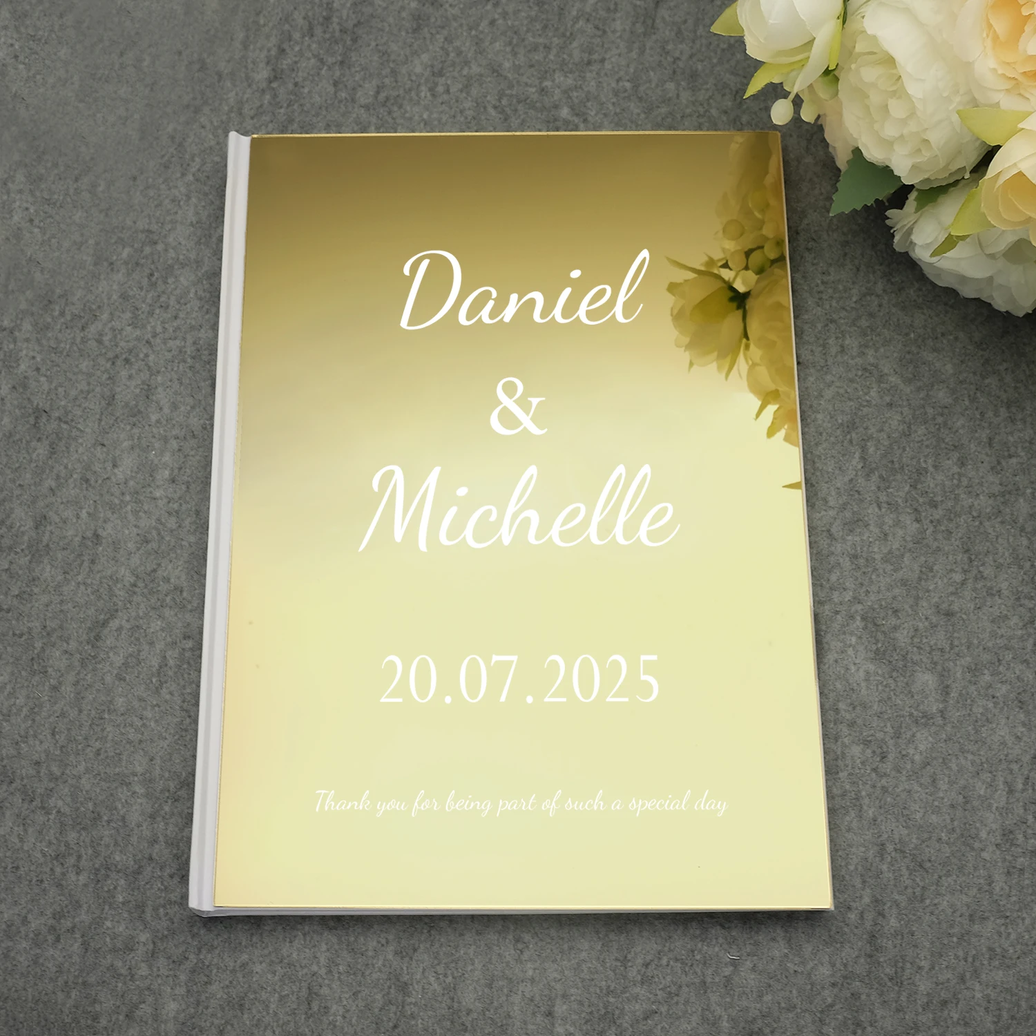Buku Tamu Pernikahan yang Dipe - Personalized Guest Book ulasan dan harga