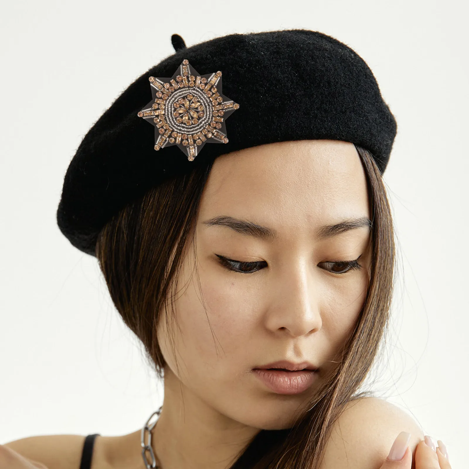 

H made Beading Sewing Applique Chest Pin Flower Shoulder Badge for DIY Clothes Patch Rhinestone Embellishment Decorative