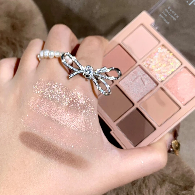 DIKALU Light Face Pure sensuale Eyeshadow Tray 24 # FIG Nine-Color Milk Tea Pearl Matte Everyday Oat Latte