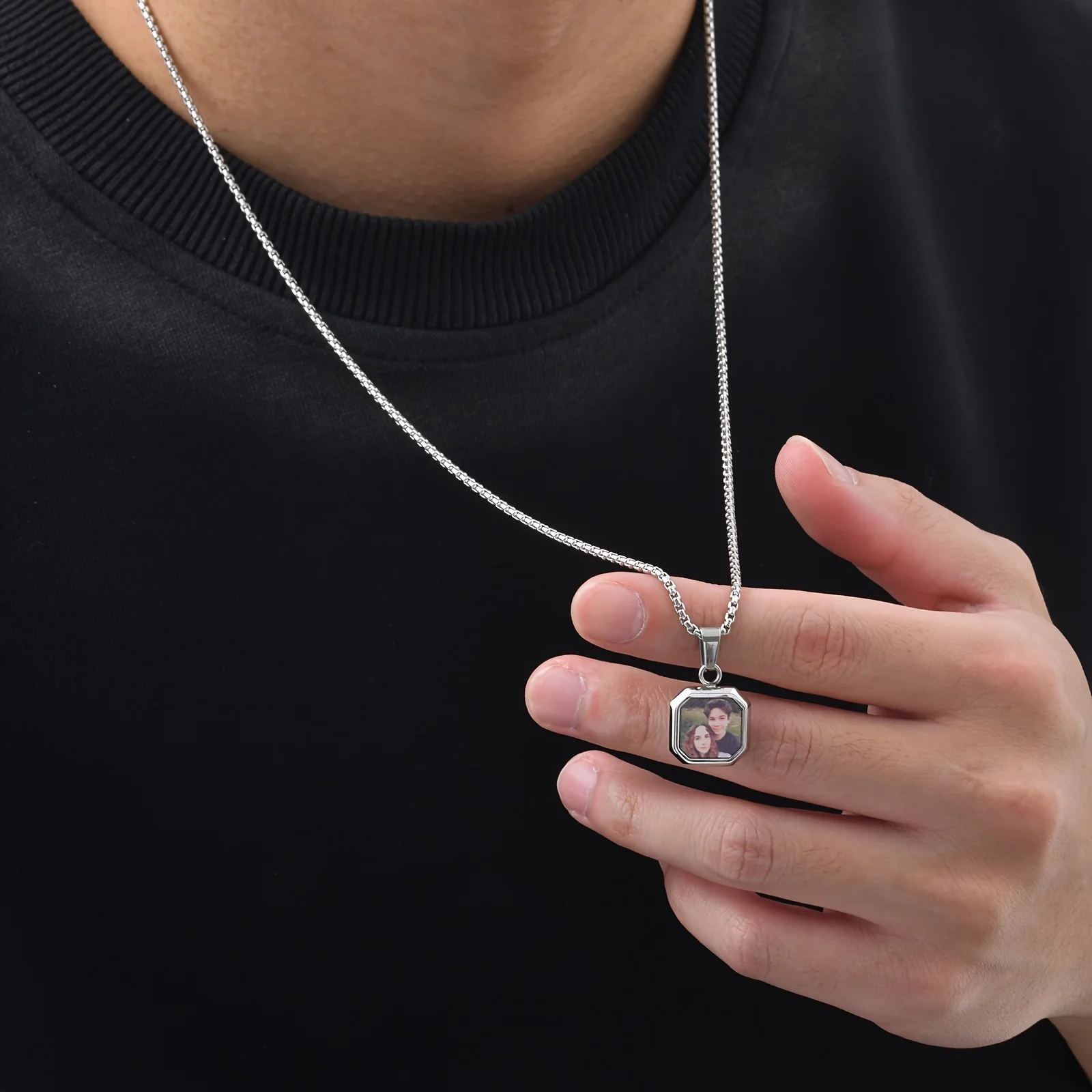 صورة شخصية محفورة نص قلادة حصرية مجوهرات مخصصة أنيقة ريترو مناسبة لهدية عيد الميلاد في عيد الحب #4