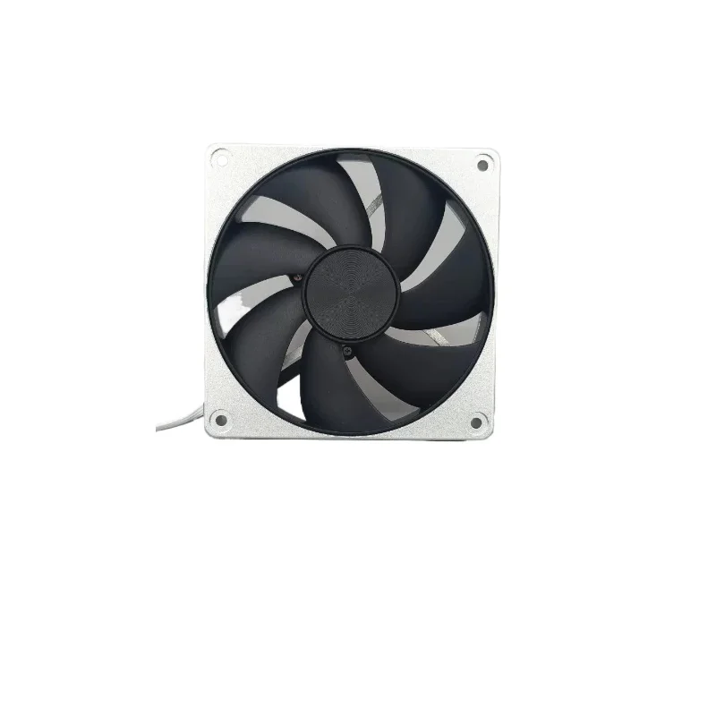 Uses the same fans as the 4090, all‑aluminum CNC integrated forward‑blade and reverse‑blade fans, standard 12 cm cooling fans