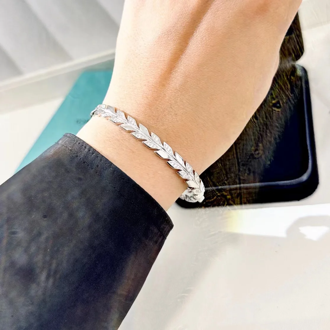 High -quality brand pure 925 sterling silver jewelry women's leaves bracelet bracelet surrounding rivet bracelet wedding jewelry