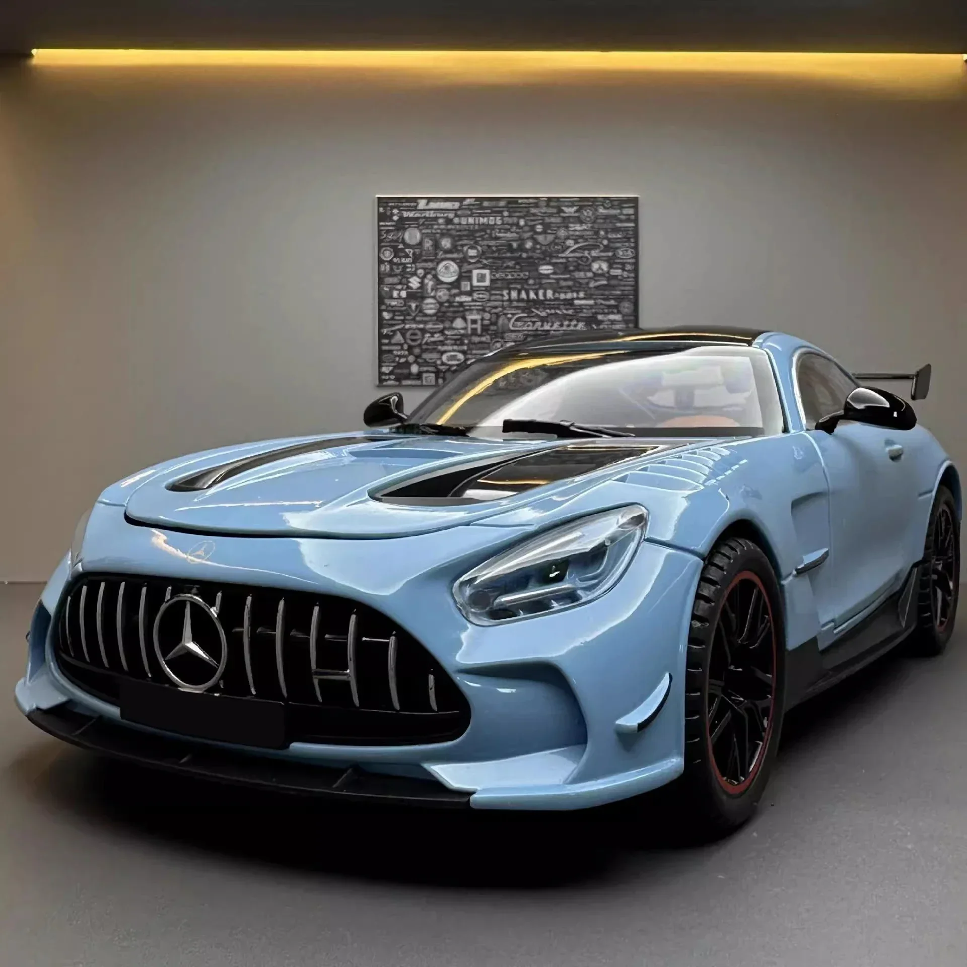 

Large 1:18 Mercedes Benz GTR Miniature Collection Simulation Diecast Alloy Car Sound &Light Vehicle Toys Car For Children Gifts