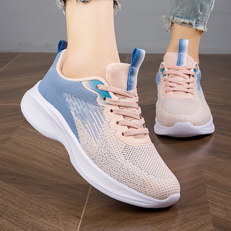 New sports shoes for women, versatile, comfortable, soft sole running shoes, lightweight, anti slip, wear-resistant casual shoes