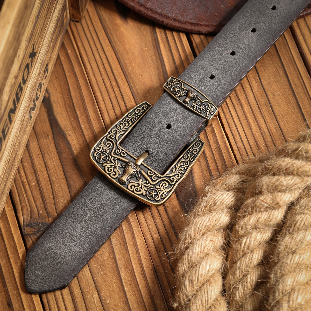 Ein lässiger, individueller und Retro-Gürtel, ein Kleidungsaccessoire im Western-Stil, Metallschnalle, PU-Gürtel, geeignet für Männer und Frauen – Detail 13