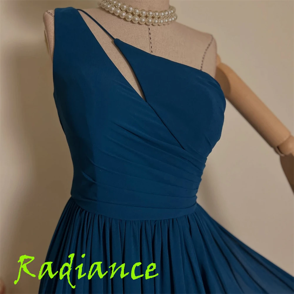 Aangepaste klassieke blauwe chiffon avondjurk Prachtige mouwloze homecoming-jurk met één schouder Luxe vestido de fiesta