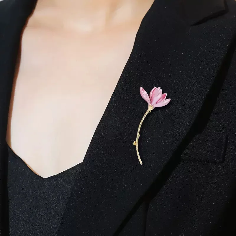 Squisite spille con fiore di loto rosa per le donne spilla con etichetta smaltata per ragazze spilla carina di fascia alta di moda