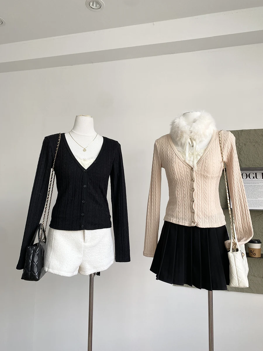 

Новинка зимы 2025: Женский вязаный комплект с длинным рукавом и кружевной вставкой, V-образный вырез, повседневная модная верхняя одежда, универсальный крой с завышенной талией