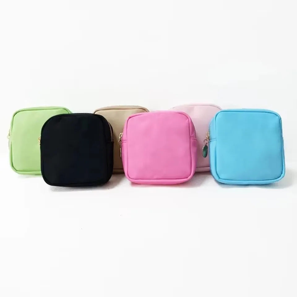 أربعة أحجام S M L Xl Diy بها بنفسك شارة مطرّزة تخصيص حقيبة أدوات الزينة مقاوم للماء النساء تخزين النايلون السفر حقيبة مستحضرات تجميل المنظم