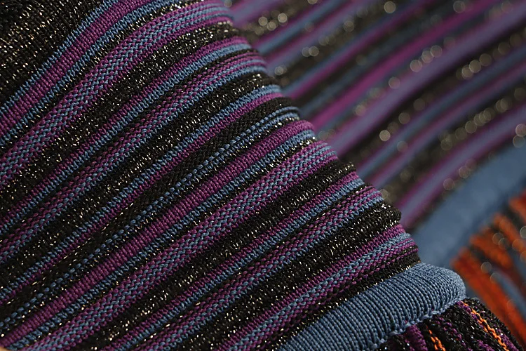 High Quality Women V Neck Metallic Sequined Embellished Striped Waist Pleated Long Knit Dress