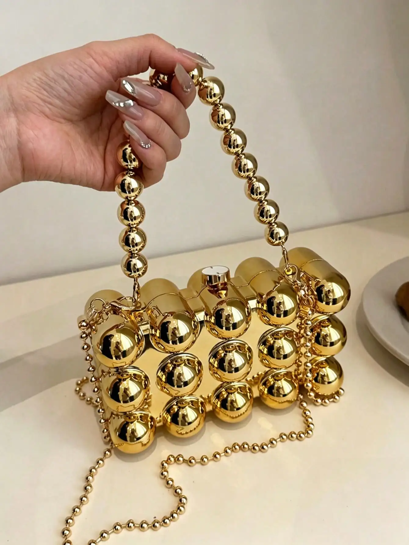 Luxury Mini Box Style Clutch Bag, Women 2026 New Acrylic Fashion Party Niche Design Accessory Coin Purse Mini Creative Fashionable Wave Bead Handbag