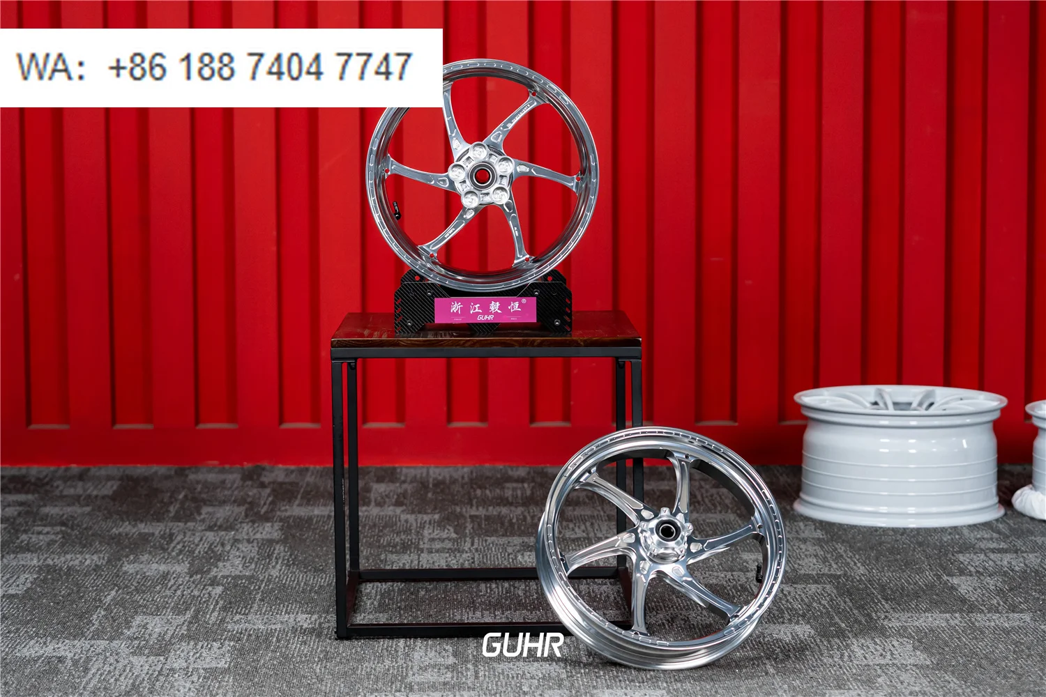 

Серебристый алюминиевый легкосплавный колесный диск (переднее колесо) для мотоциклов Ducati V4, Honda XADV750, KAWASAKI, Motorrad, Yamaha, KTM и других.