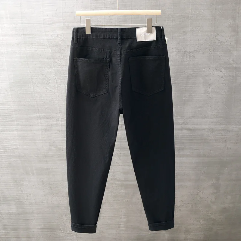 

Модные мужские джинсовые брюки в корейском стиле с небольшим прямым кроем, тонкие и универсальные однотонные джинсовые белые брюки.