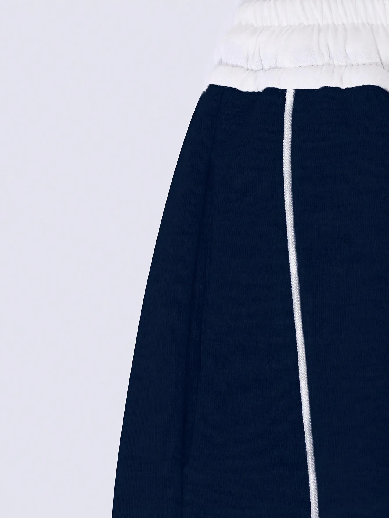 Einteilige Jogginghose mit weitem Bein für Kinder und Mädchen, marineblau-weiße, lässige Hose mit elastischem Kordelzug an der Taille und doppelten weißen Seitenstreifen, locker geschnitten – Detail 4