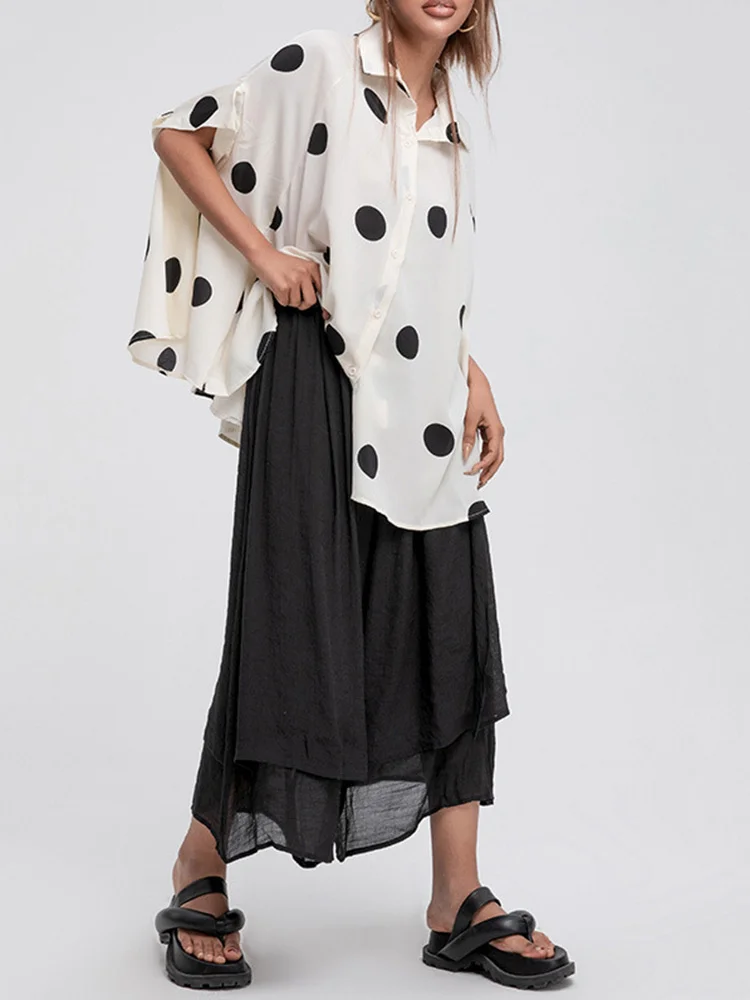 [EAM] Women Black Big Size Dots Causal Blouse New Lapel Half Sleeve Loose Fit Shirt Fashion Tide Spring Autumn 2024 1DE7714