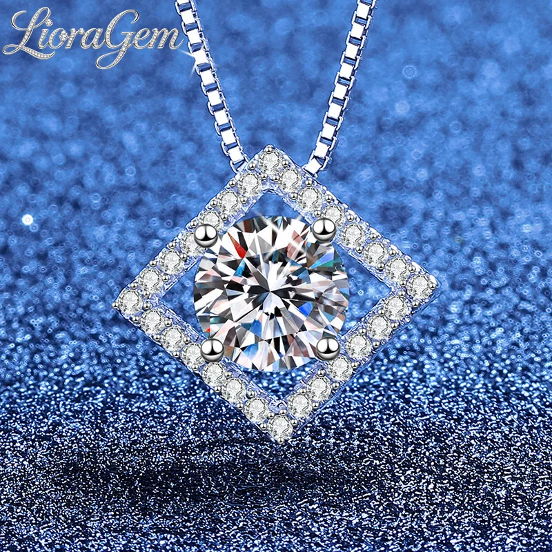 

LioraGem 1-Carat Mossanite Necklace, Square-Cut Collar Necklace with a Minimalist, Luxe Square Pendant Platinum PT950 Stamp