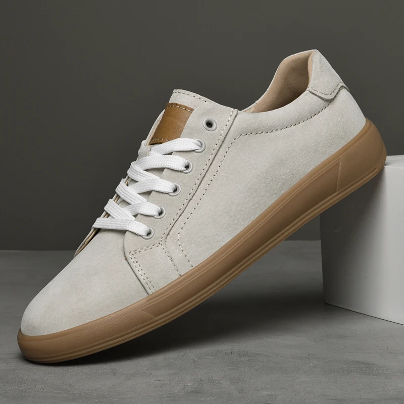 Zapatillas blancas para hombre Spring 2025: estilo pareja, modernas y versátiles, ligeras, transpirables y que aumentan la altura
