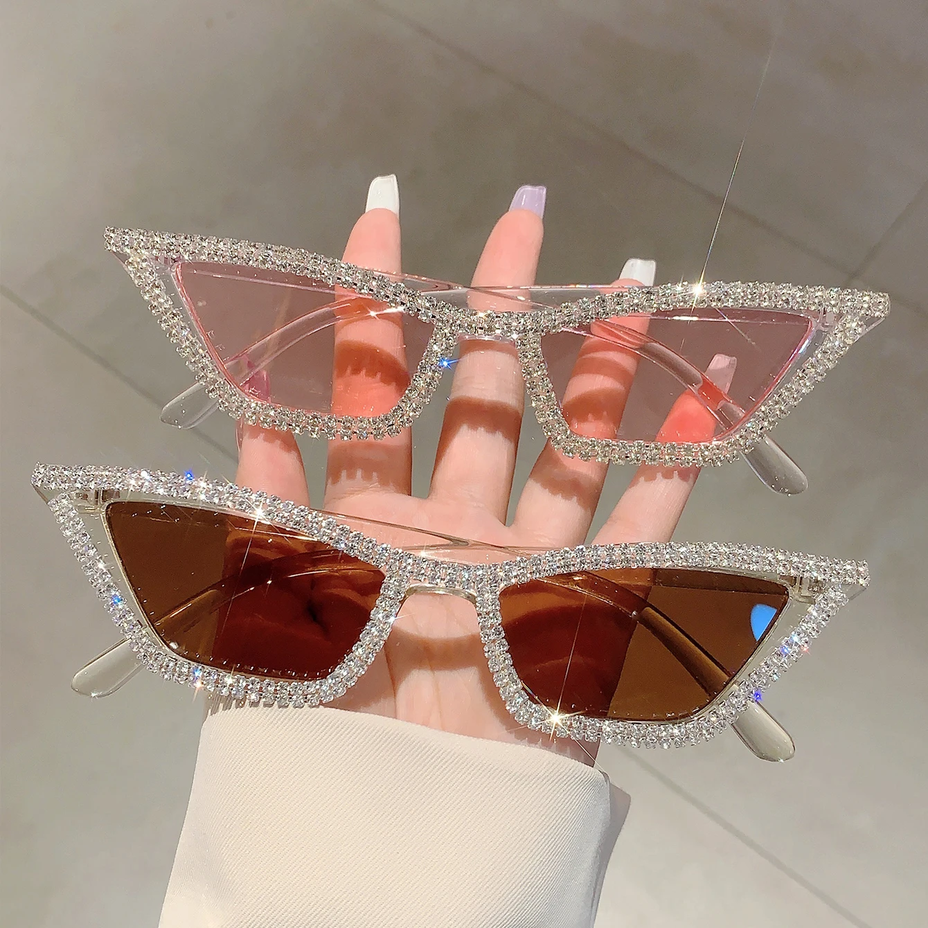 2 Paar pro Set Cat-Eye-Sonnenbrille mit Strasssteinen, Damenmode, Vintage, lässige Farbtöne, trendige Markendesign-Dekor-Sonnenbrille