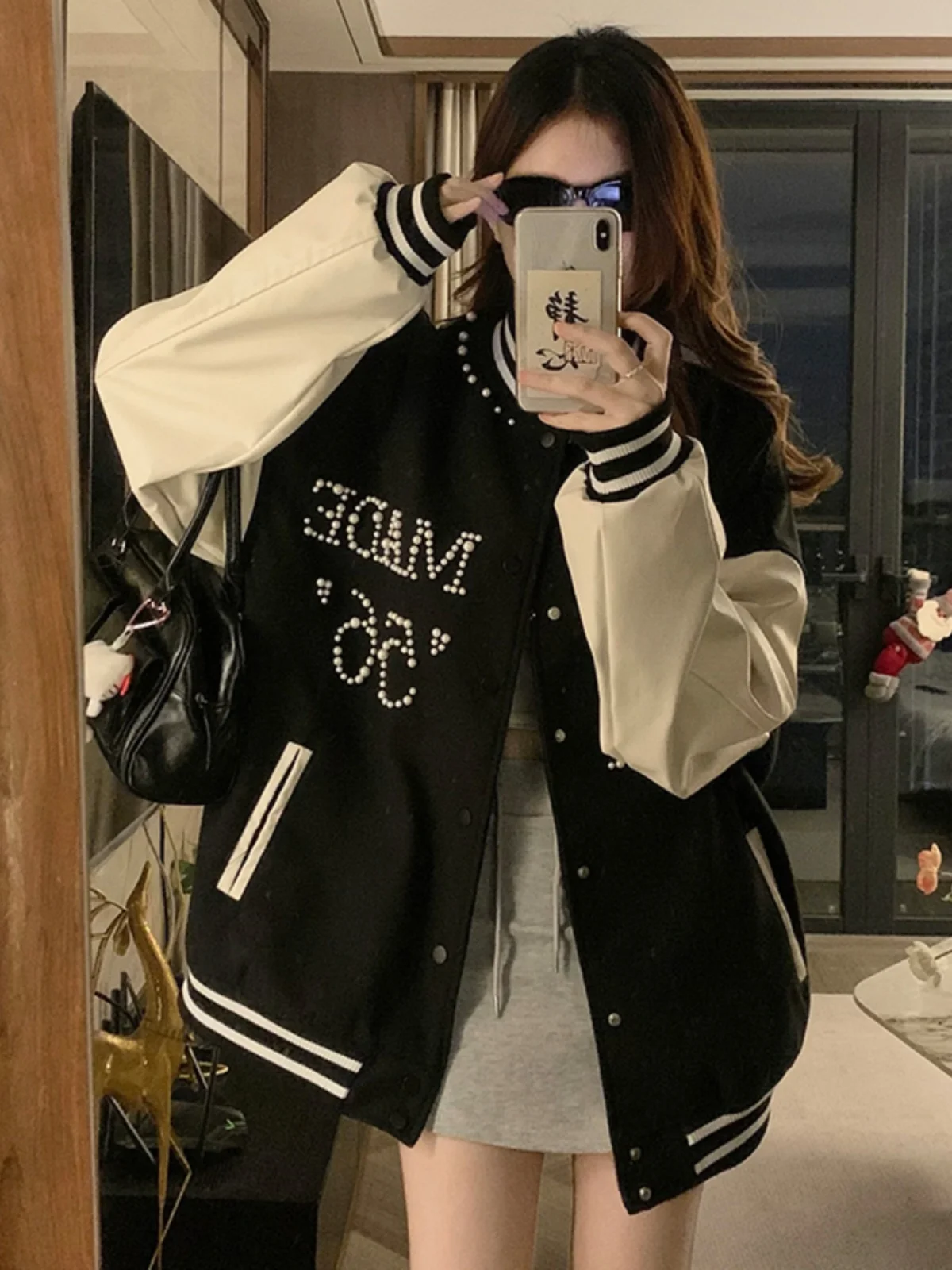 

Женские бейсбольные куртки: мягкие, зимние, утепленные, из шерстяного трикотажа, с декором из бархата «рыбья кость», износостойкие, свободного кроя, спортивная одежда