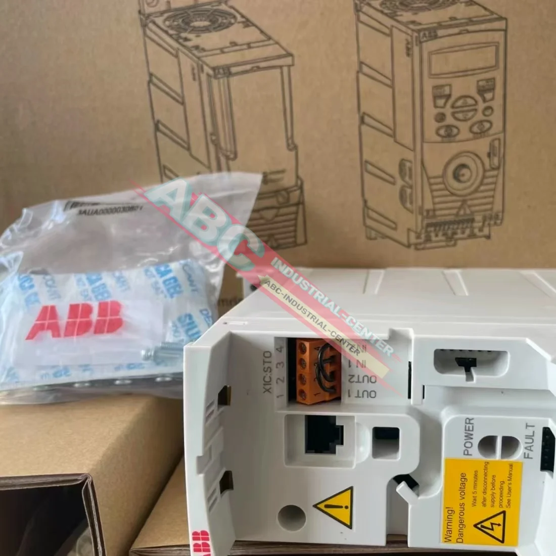 新品 ACS355-01E-04A7-2 ACS355-01E-06A7-2 周波数コンバータ